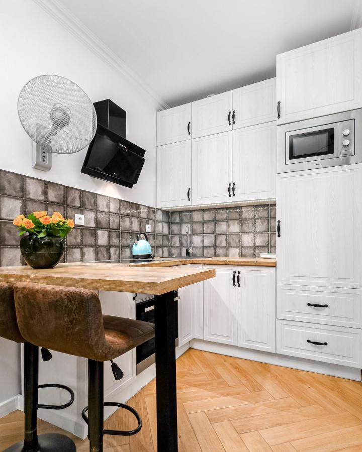 Jacuzzi & Bike Apartment, Krakow Luaran gambar