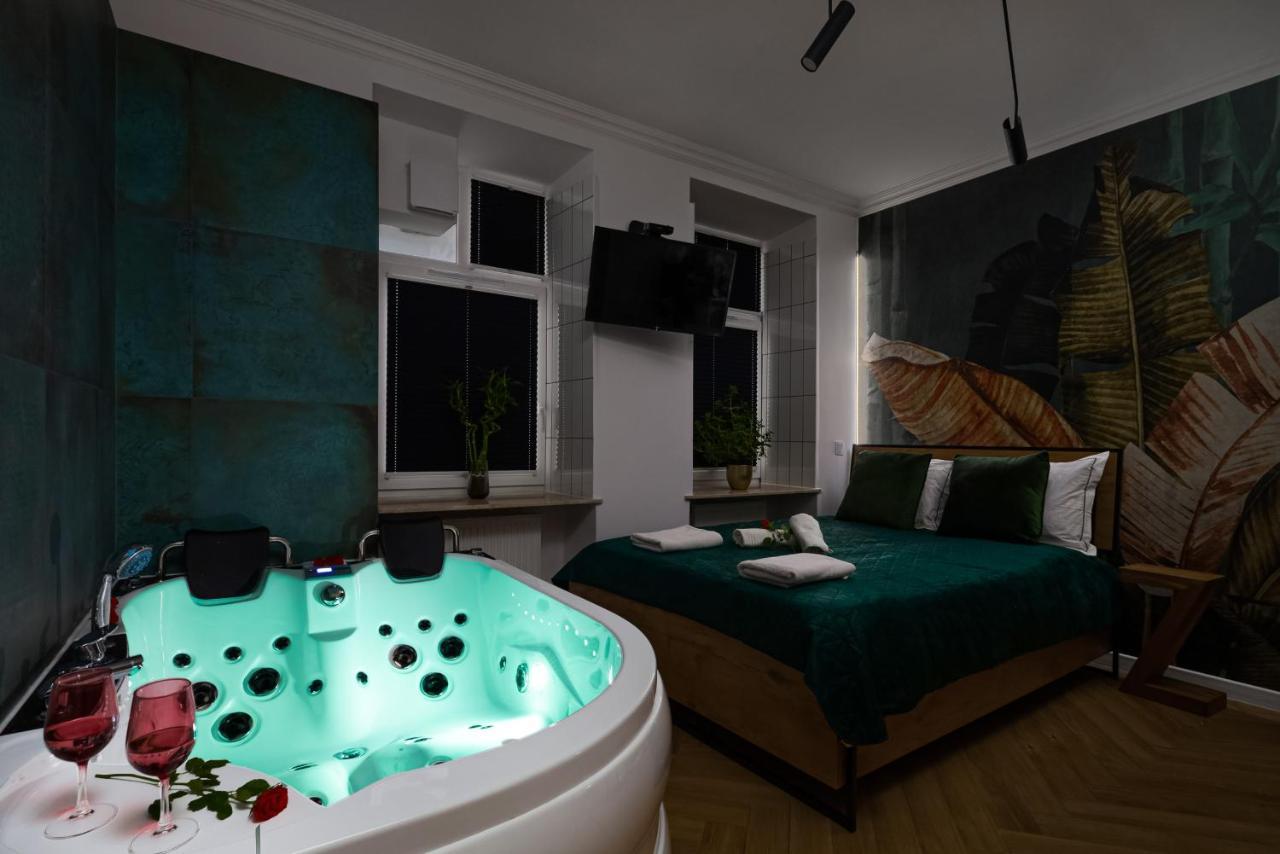 Jacuzzi & Bike Apartment, Krakow Luaran gambar