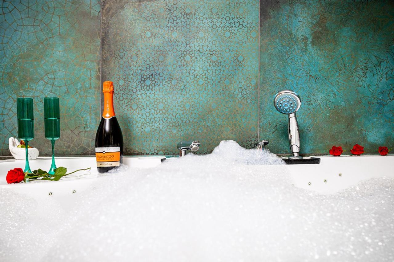 Jacuzzi & Bike Apartment, Krakow Luaran gambar