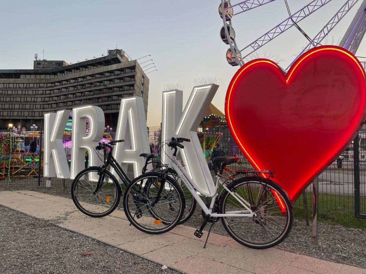 Jacuzzi & Bike Apartment, Krakow Luaran gambar