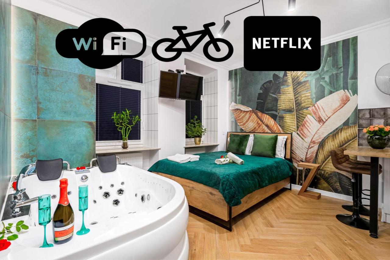 Jacuzzi & Bike Apartment, Krakow Luaran gambar